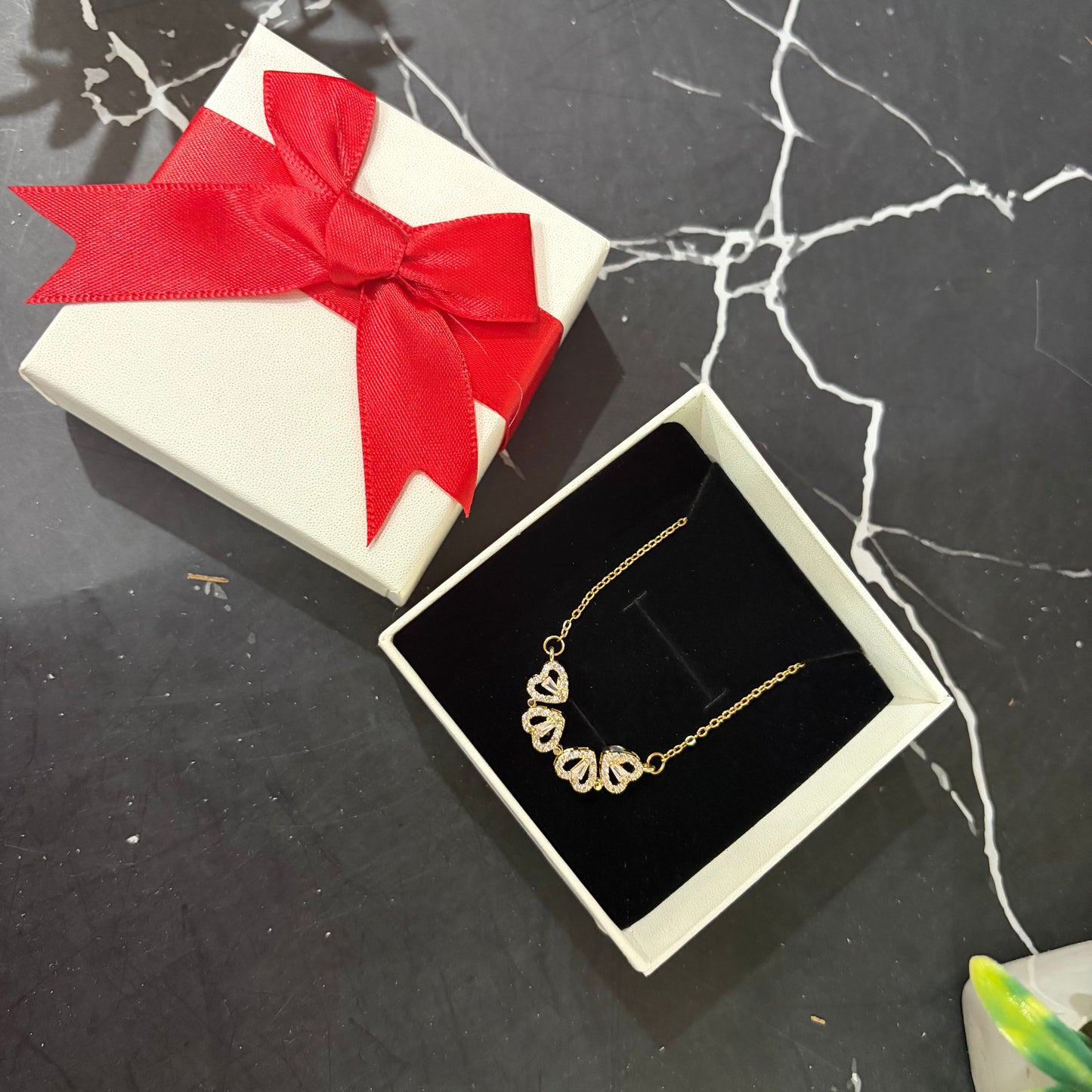 Flower Pendant (with box)