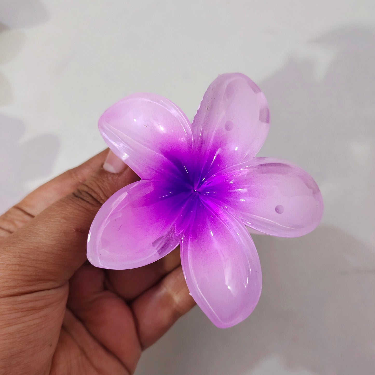 🌸 Realistic Flower Hair Claw Clip – Large, Elegant & Durable (8cm) 🌸