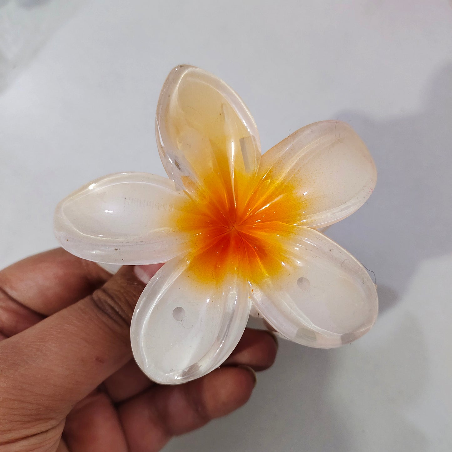 🌸 Realistic Flower Hair Claw Clip – Large, Elegant & Durable (8cm) 🌸
