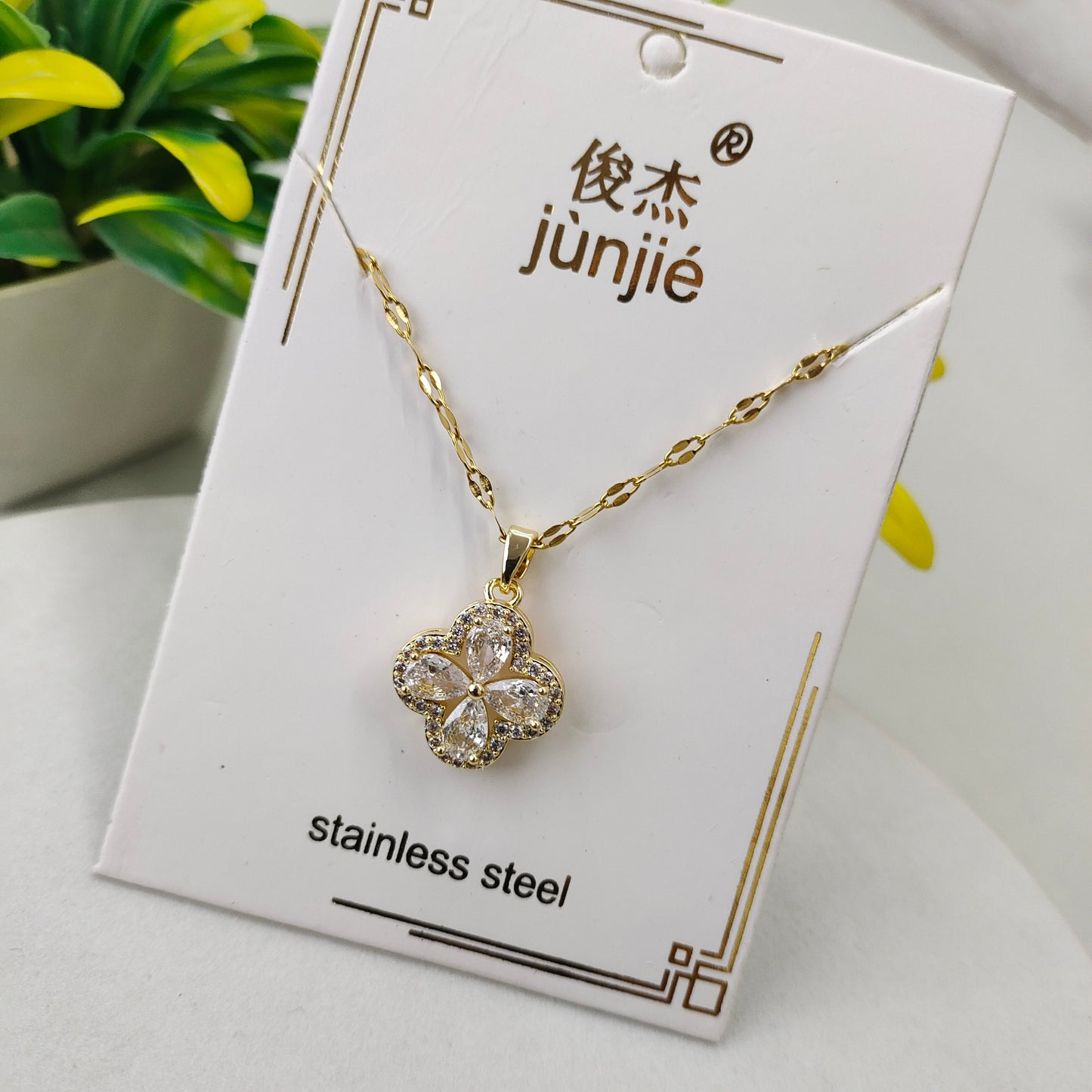 Bling Blogger Neckpiece