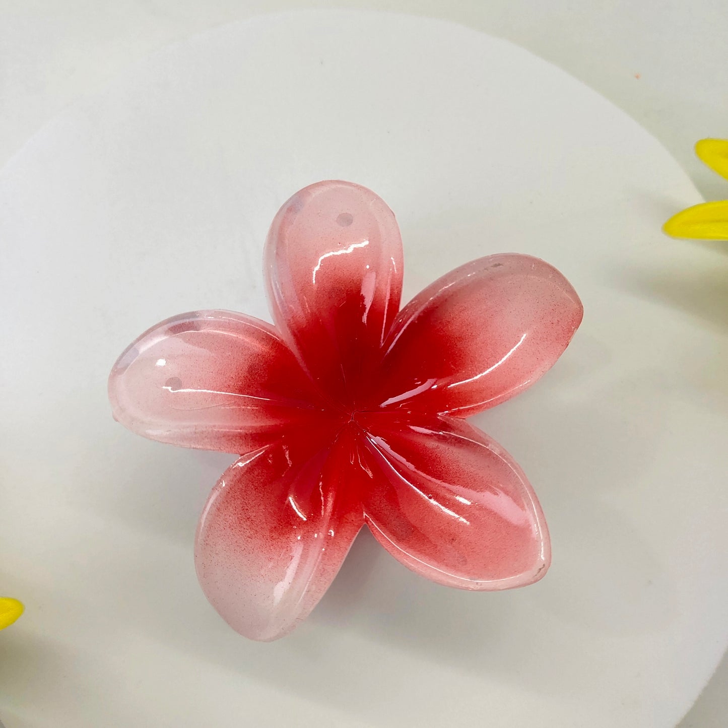 🌸 Realistic Flower Hair Claw Clip – Large, Elegant & Durable (8cm) 🌸