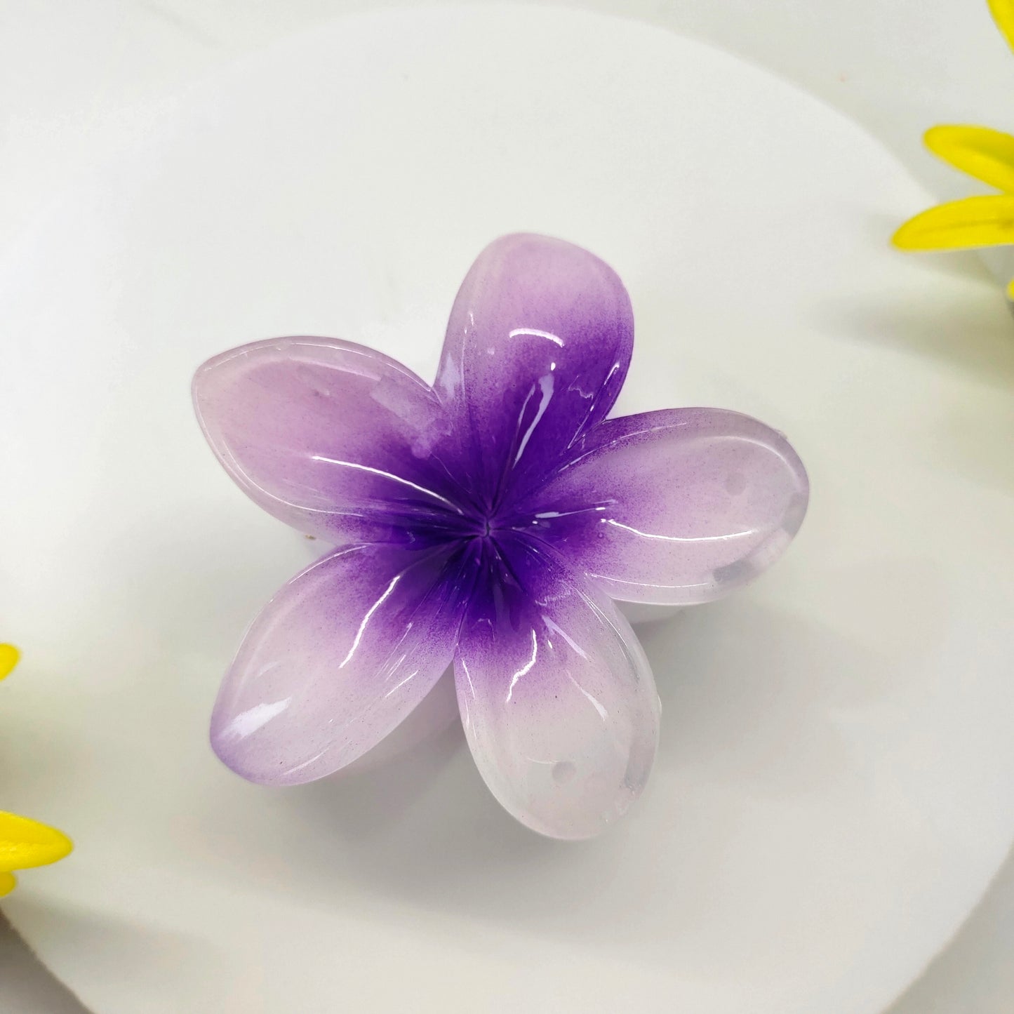 🌸 Realistic Flower Hair Claw Clip – Large, Elegant & Durable (8cm) 🌸