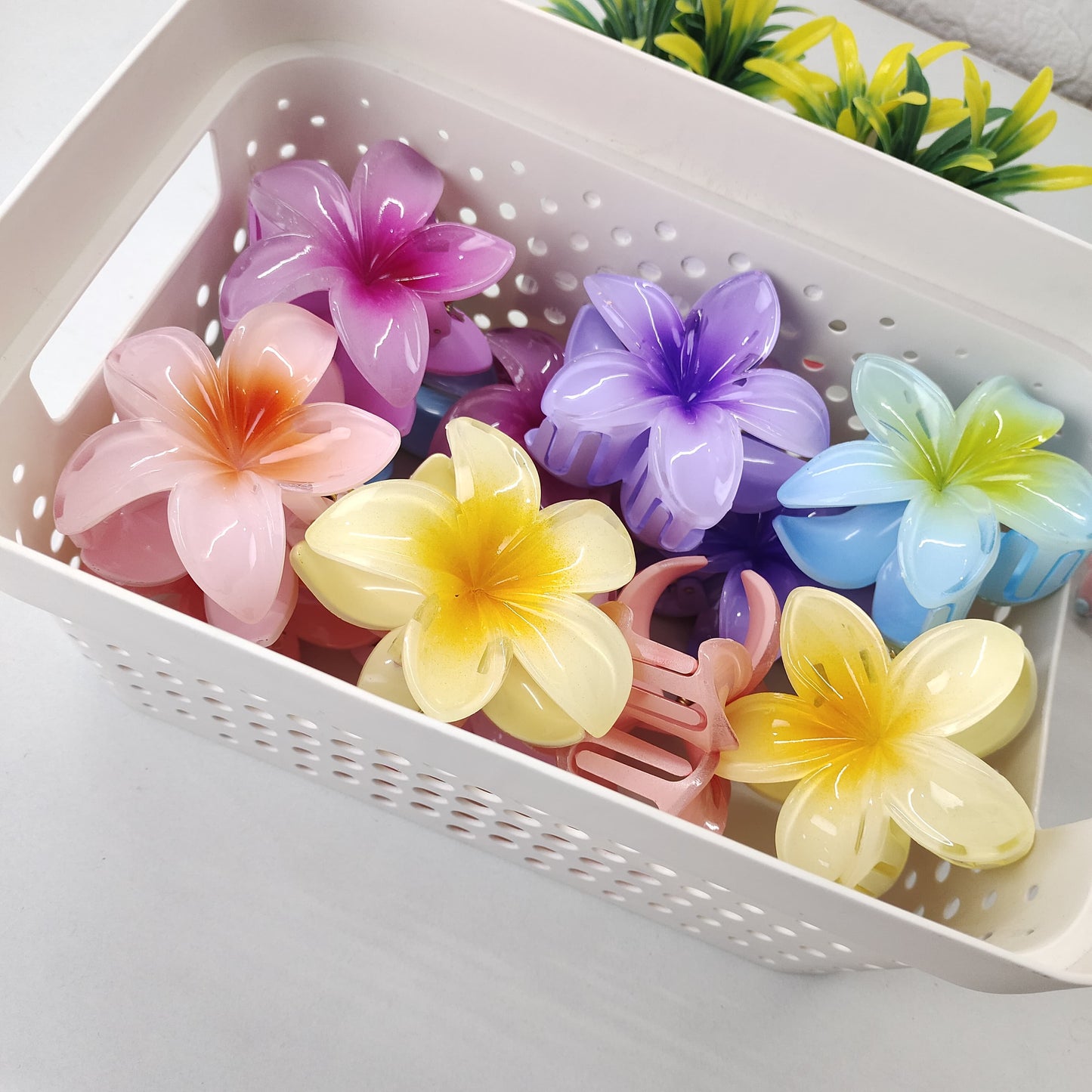 🌸 Realistic Flower Hair Claw Clip – Large, Elegant & Durable (8cm) 🌸