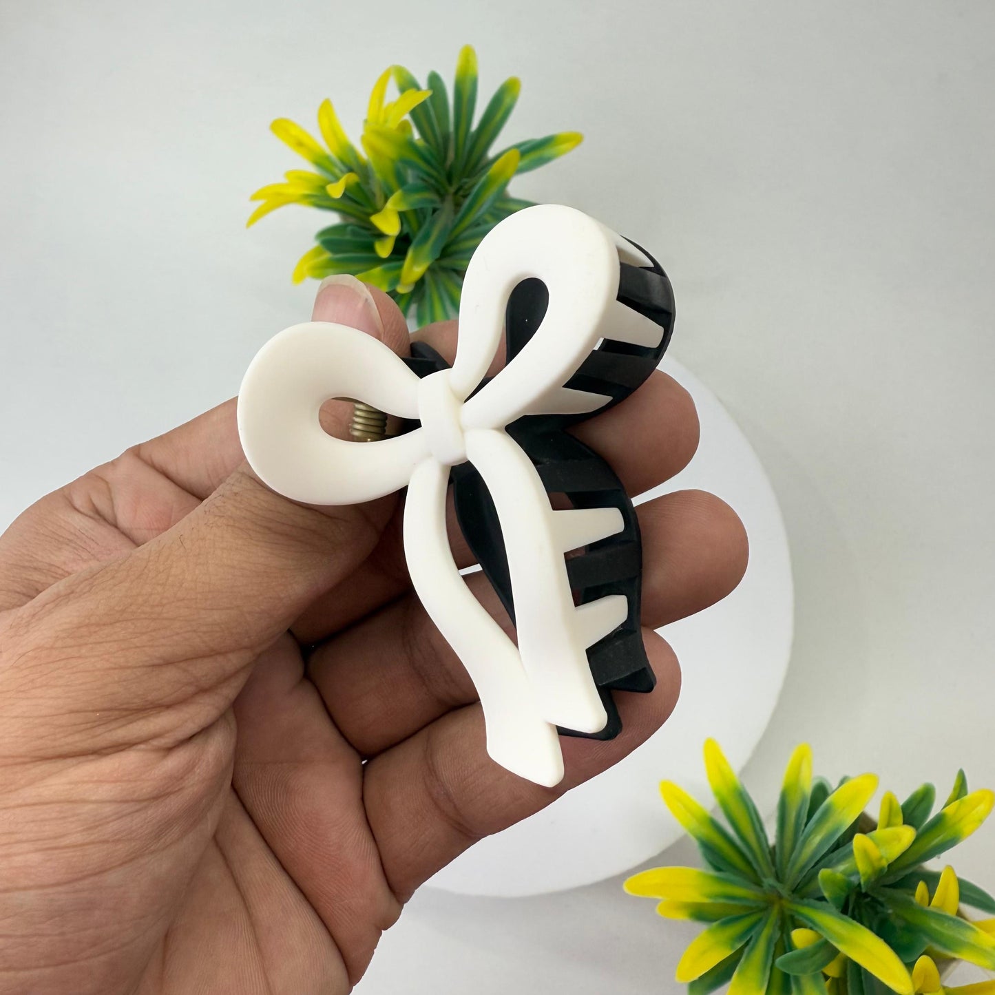 Medium - Dual Bow Hairclaw