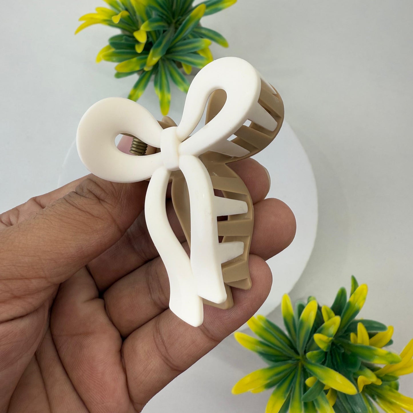 Medium - Dual Bow Hairclaw