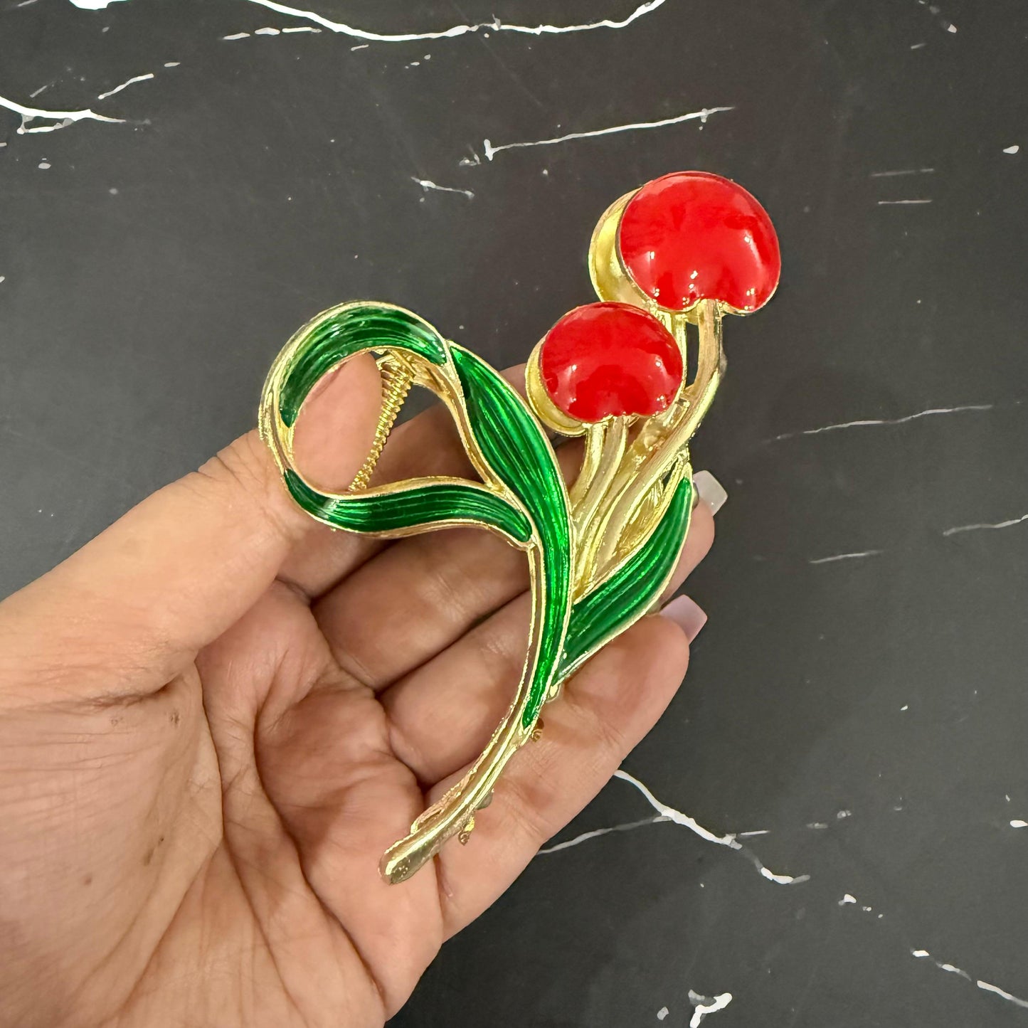 Premium Cherry Hairclaw