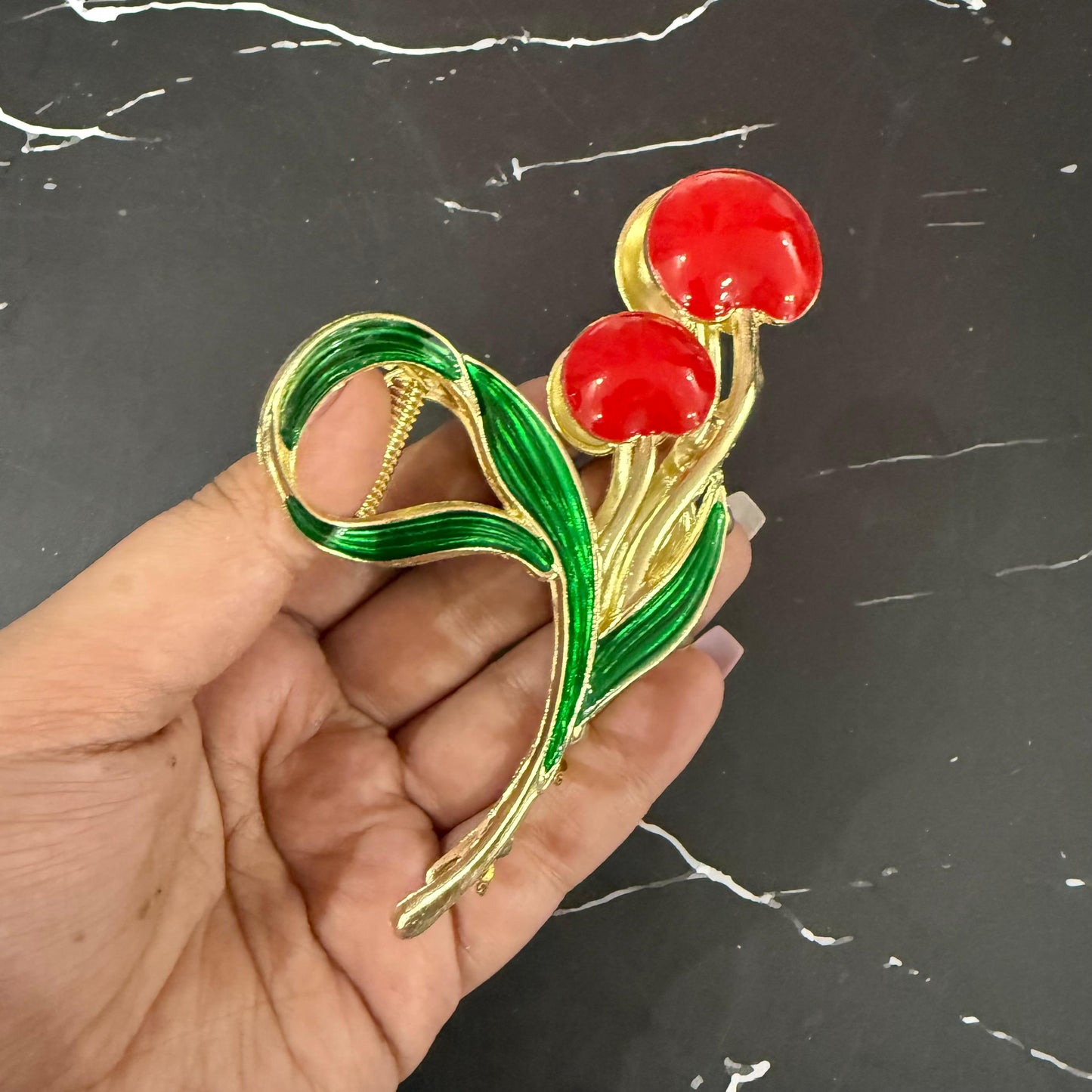 Premium Cherry Hairclaw