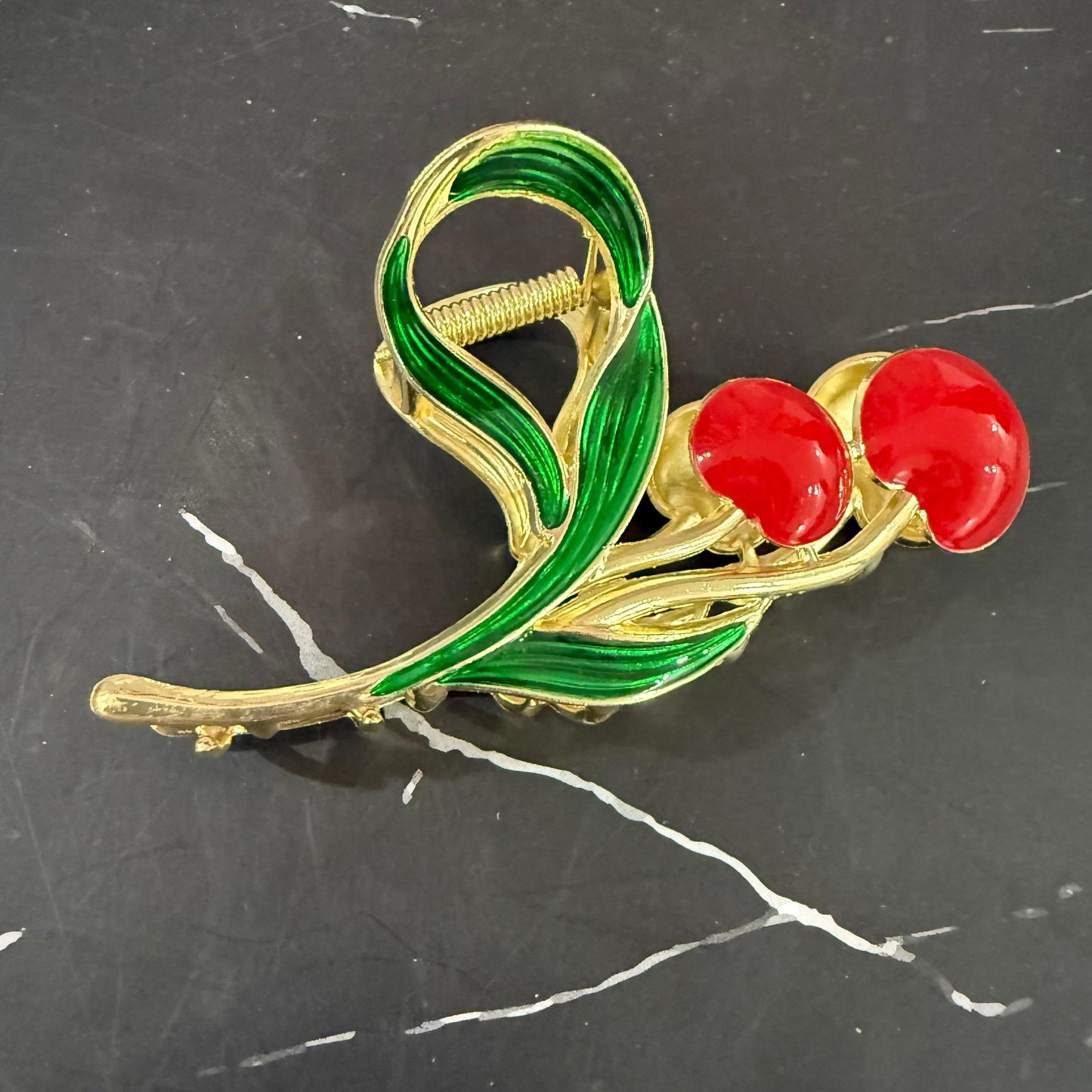 Premium Cherry Hairclaw