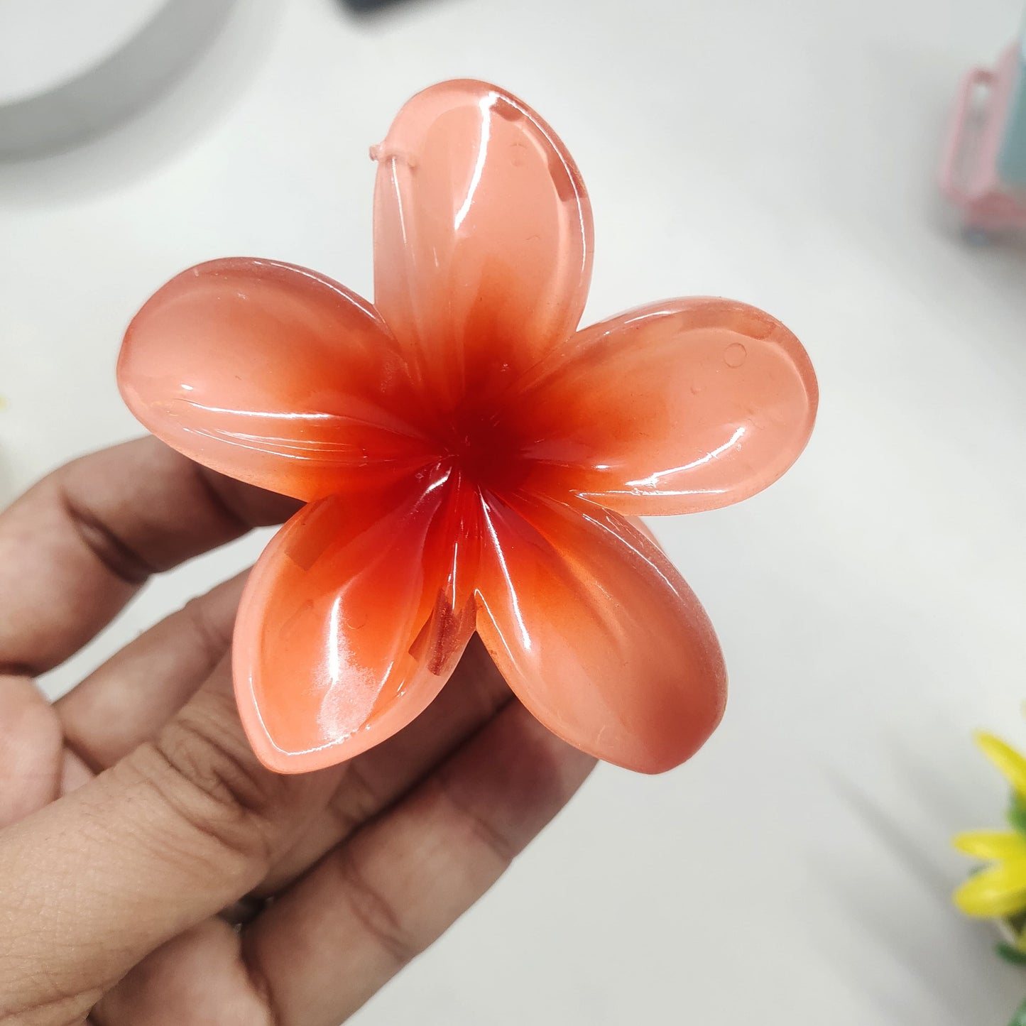 🌸 Realistic Flower Hair Claw Clip – Large, Elegant & Durable (8cm) 🌸