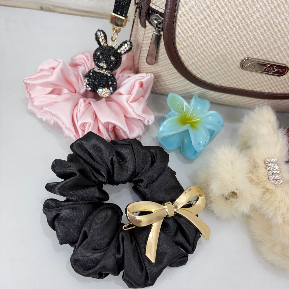 Premium Hamper ( with HandBag )