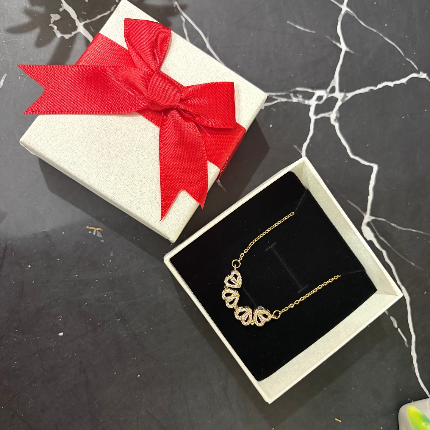 Flower Pendant (with box)