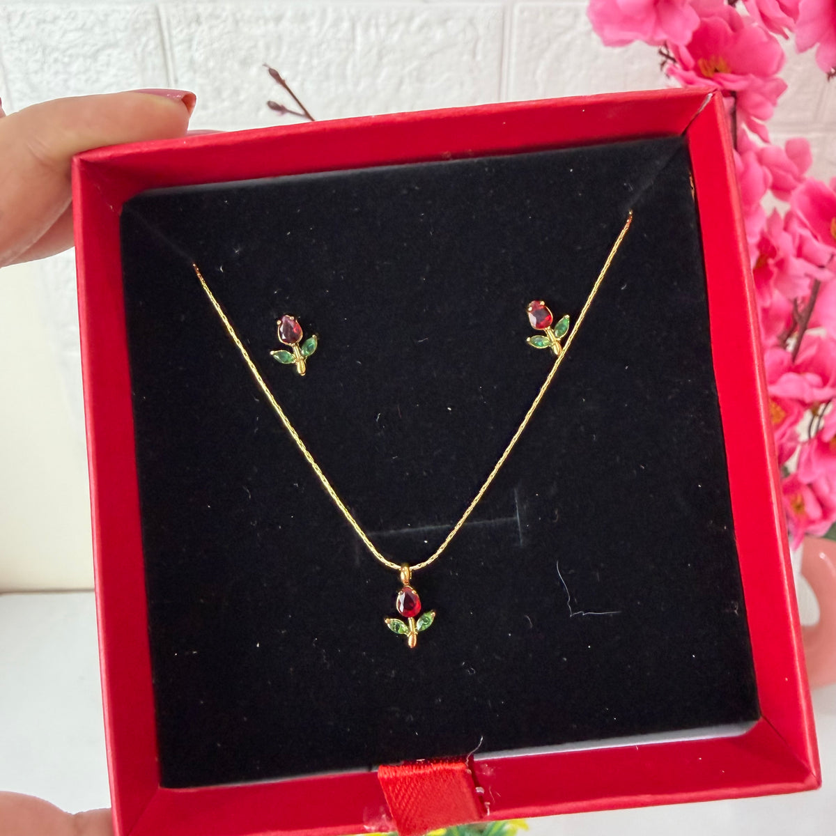 Minimal Jewellery Set ( Red Tulips )