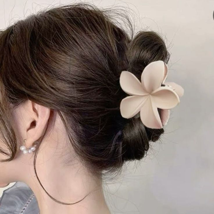Giant Flower Hairclaw