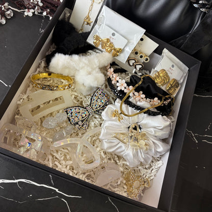 Cute Black Hamper ( with HandBag )