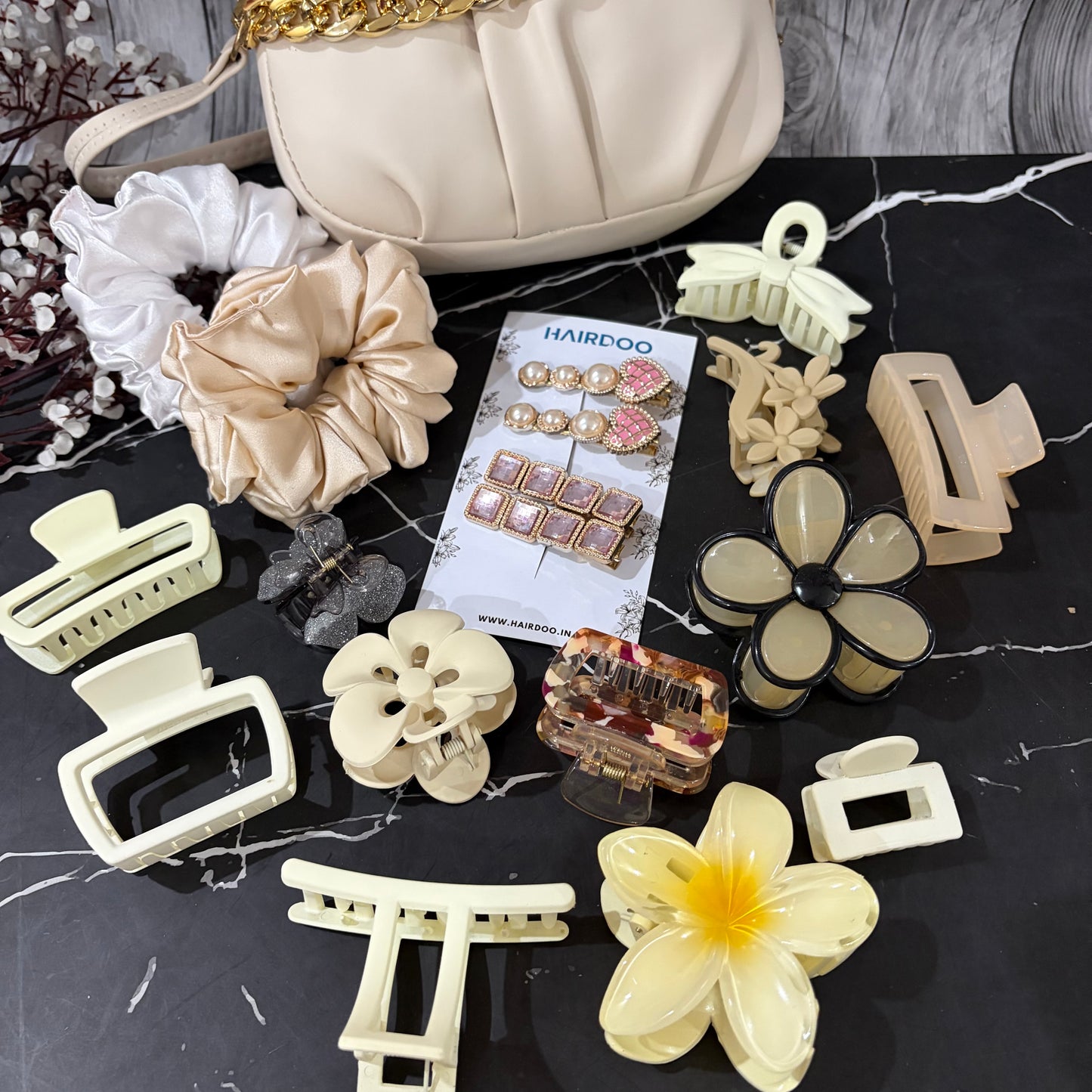 Cute Cream Hamper ( with HandBag )