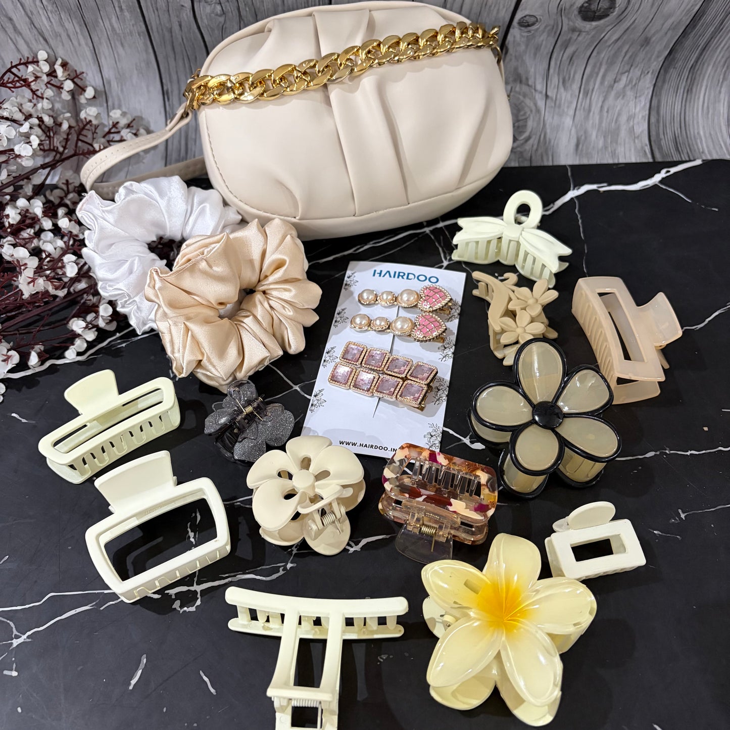 Cute Cream Hamper ( with HandBag )