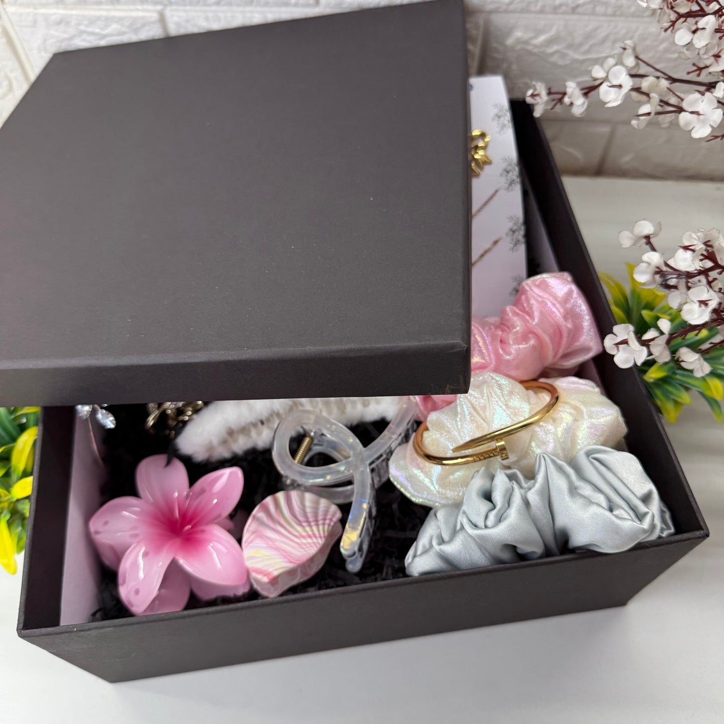 Premium Luxe Hamper ( with box )