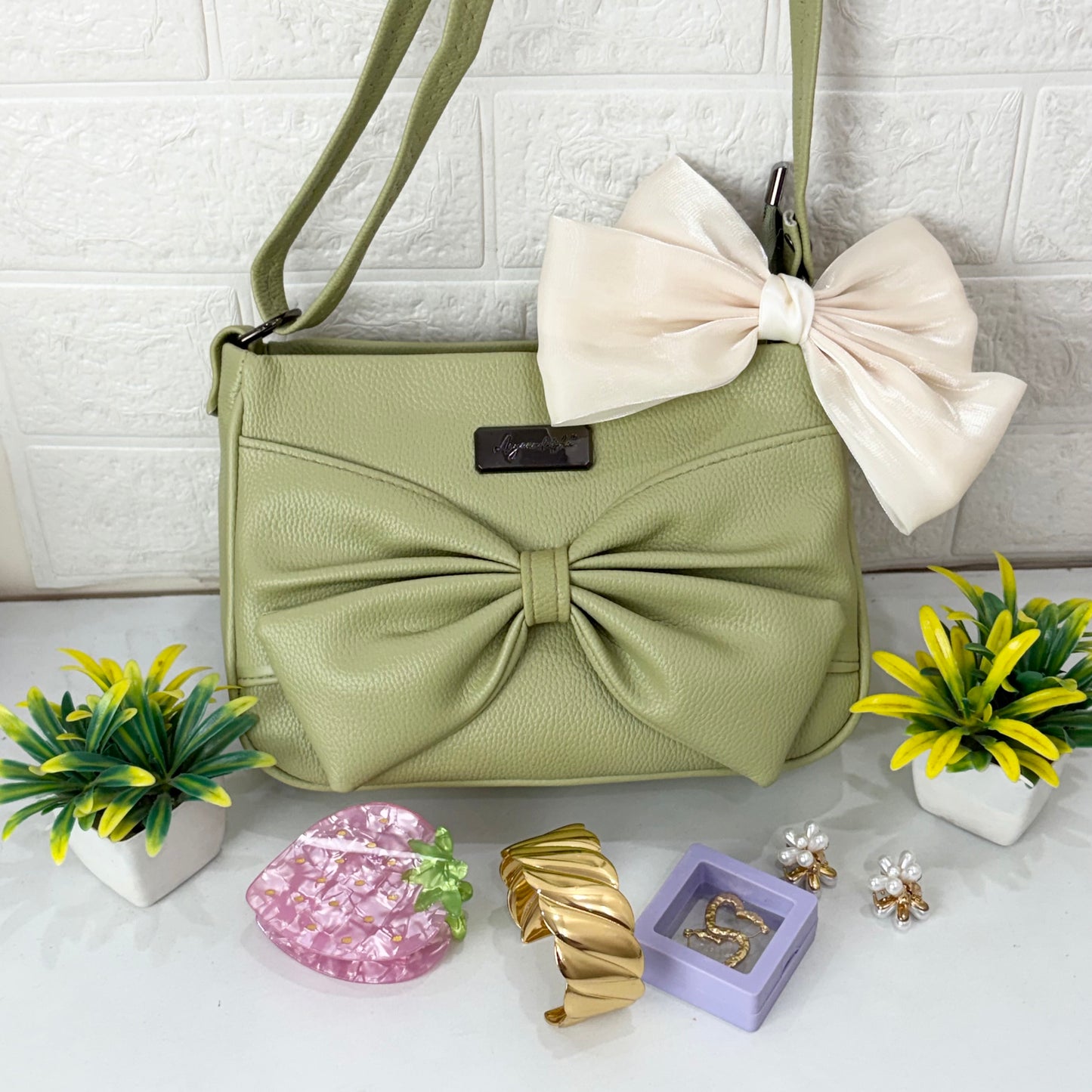 Premium Hamper ( with HandBag )