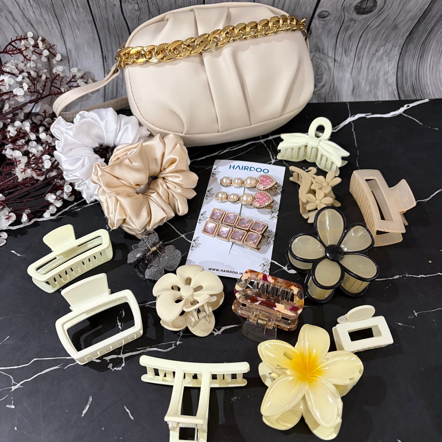 Cute Cream Hamper ( with HandBag )