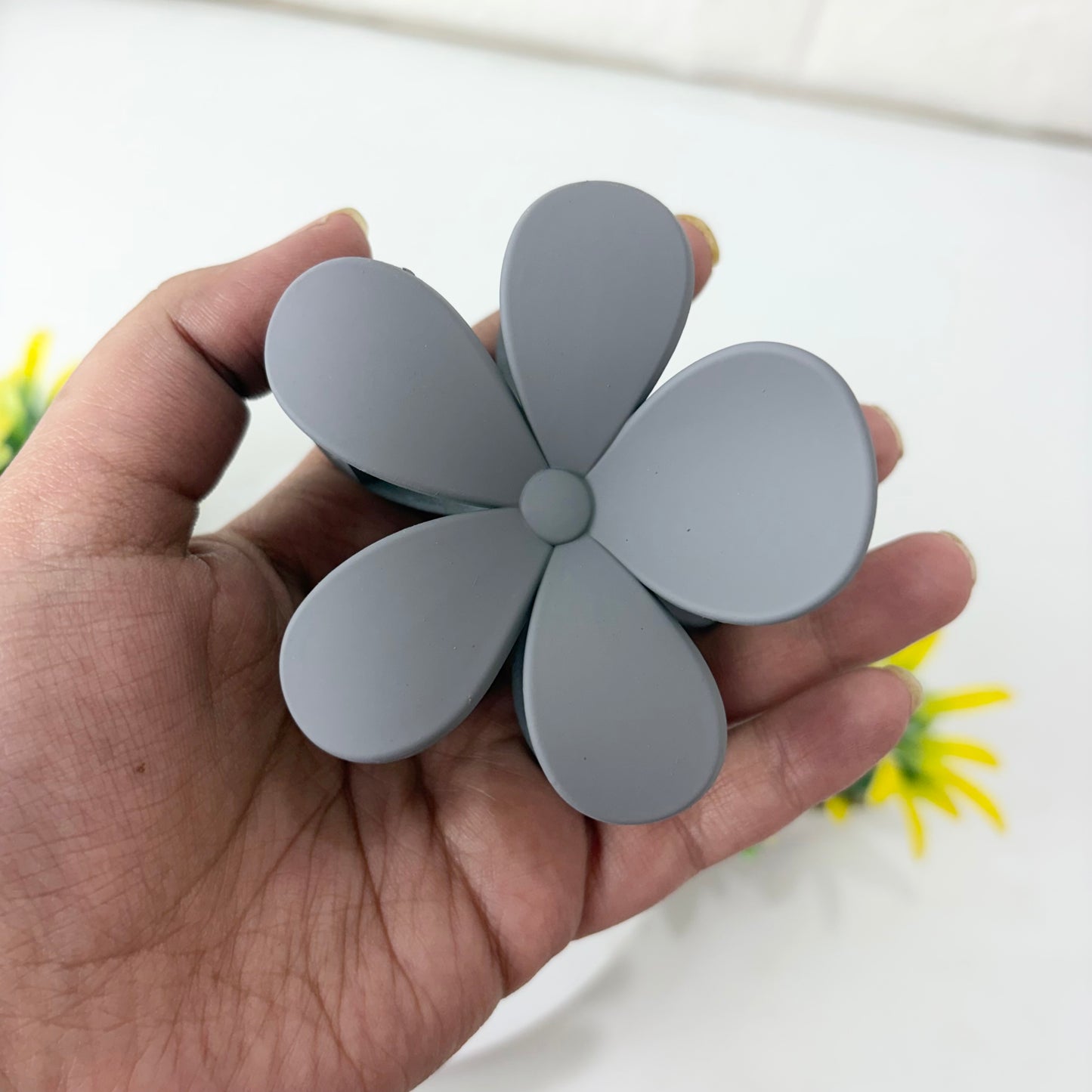 Big Flower Hairclaw