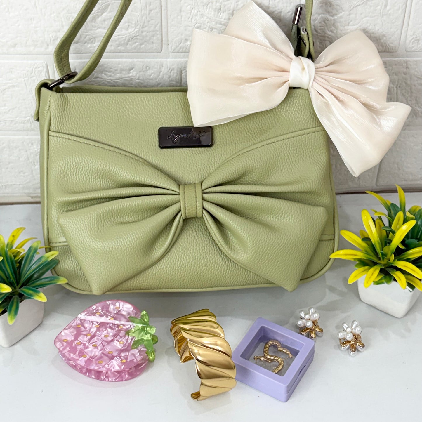 Premium Hamper ( with HandBag )