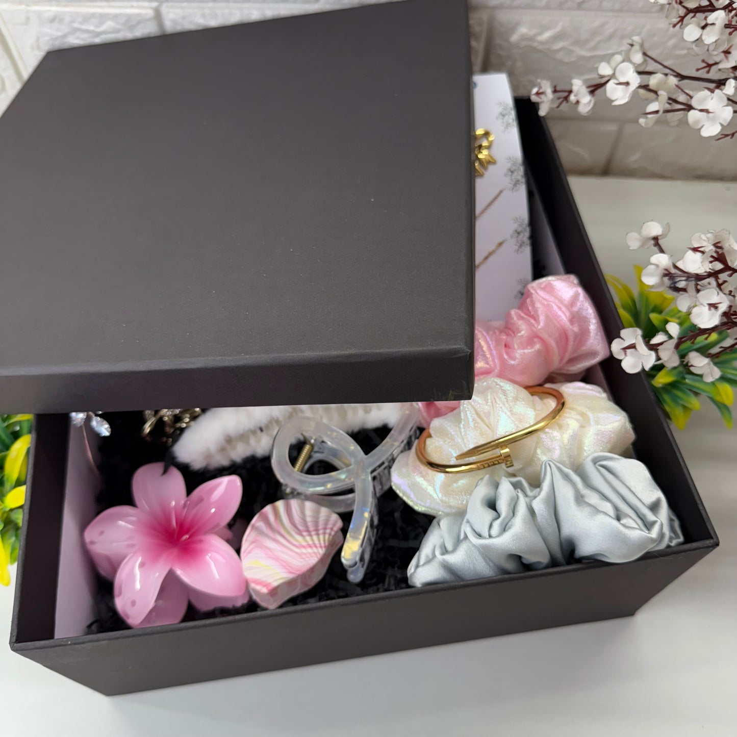 Premium Luxe Hamper ( with box )
