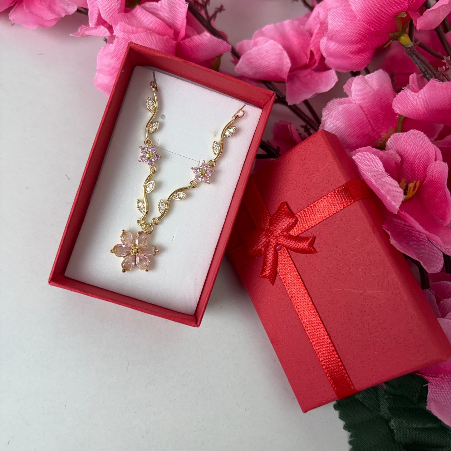 Dreamy Pendant (with box)