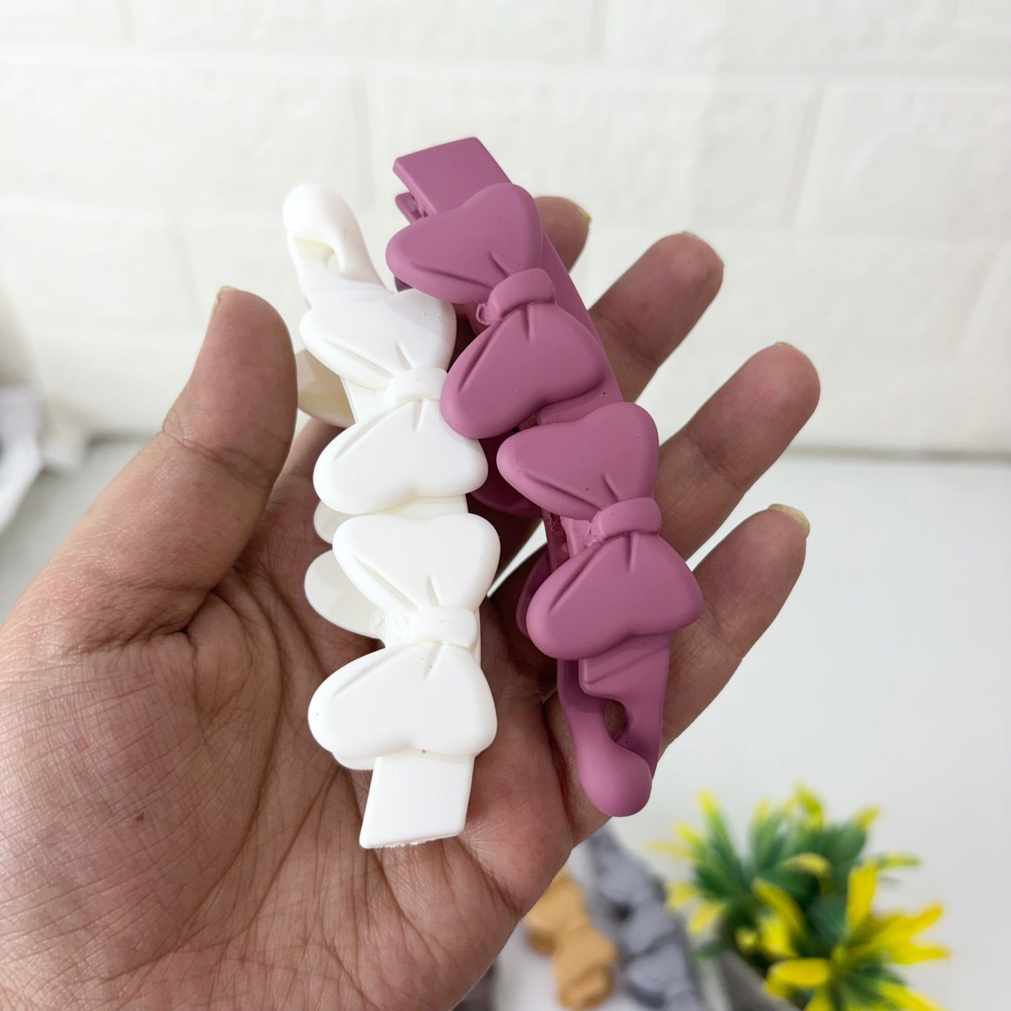 Matte Banana Clip