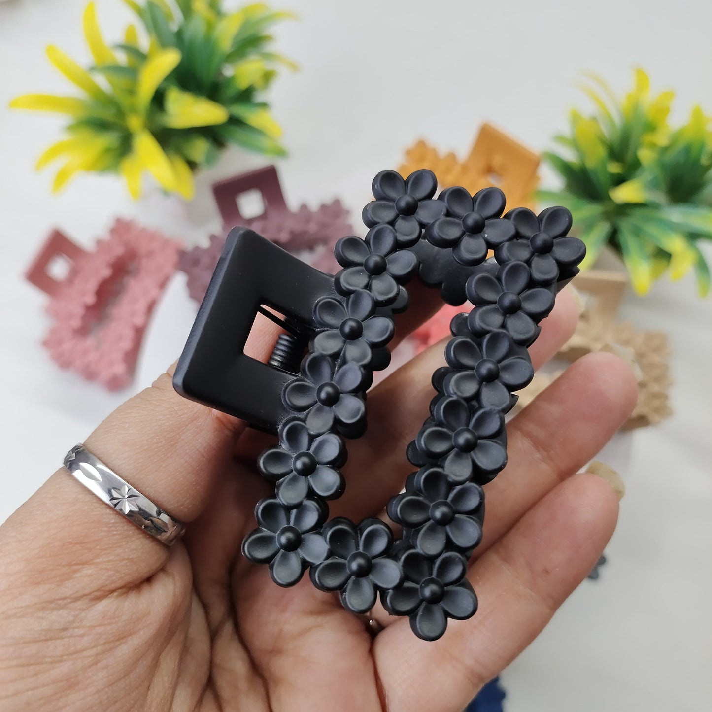 Matte Medium Hairclaw