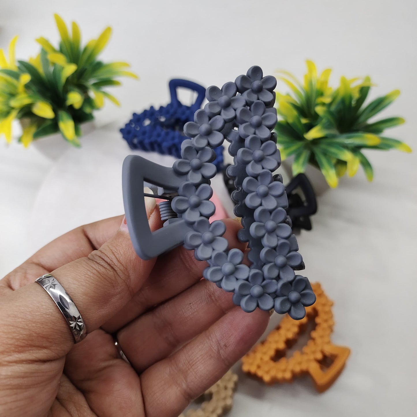 Matte Medium Hairclaw - Circle