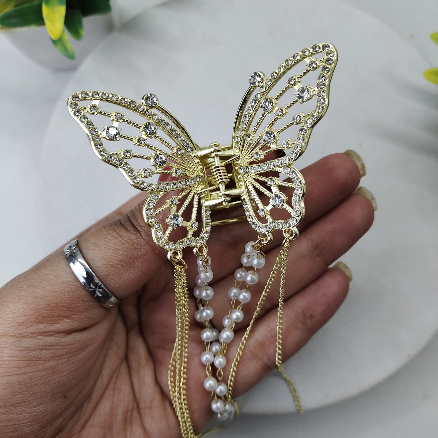 Viral Hanging Butterfly Hairclaw