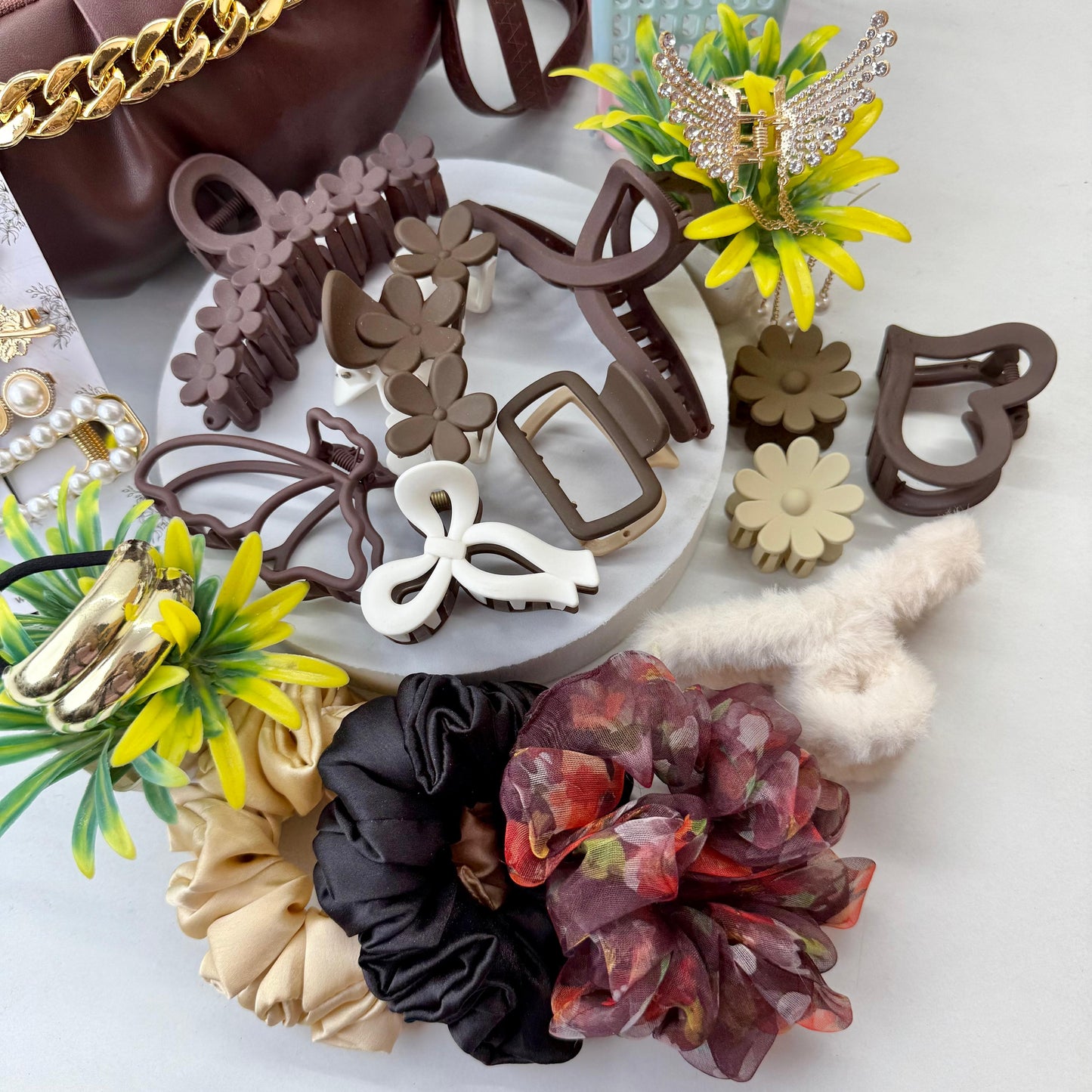 Cute Brown Hamper ( with HandBag )