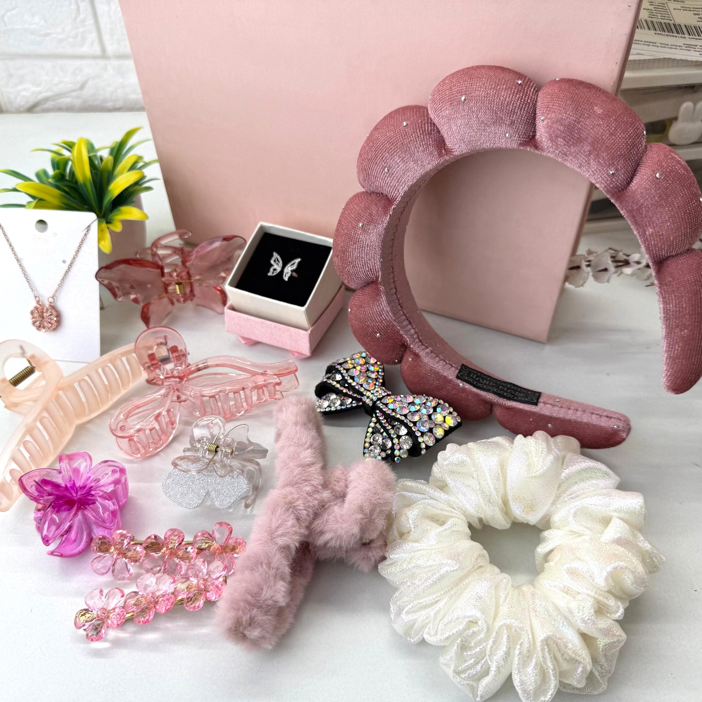 Premium Pink Hamper ( with box )