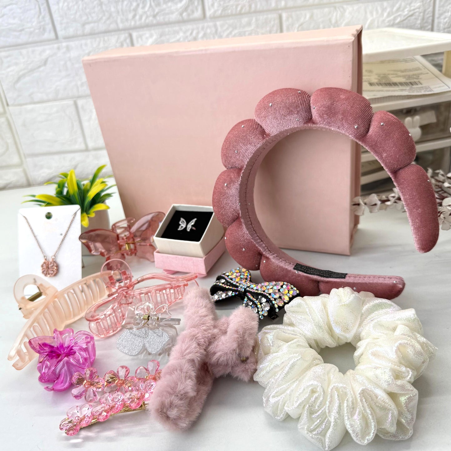 Premium Pink Hamper ( with box )