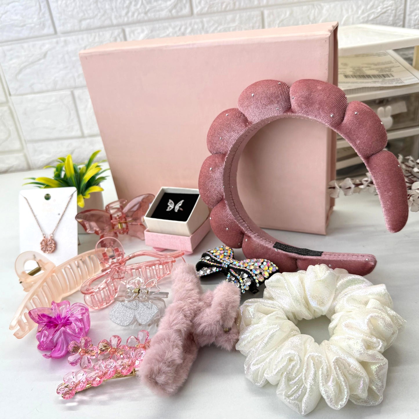 Premium Pink Hamper ( with box )