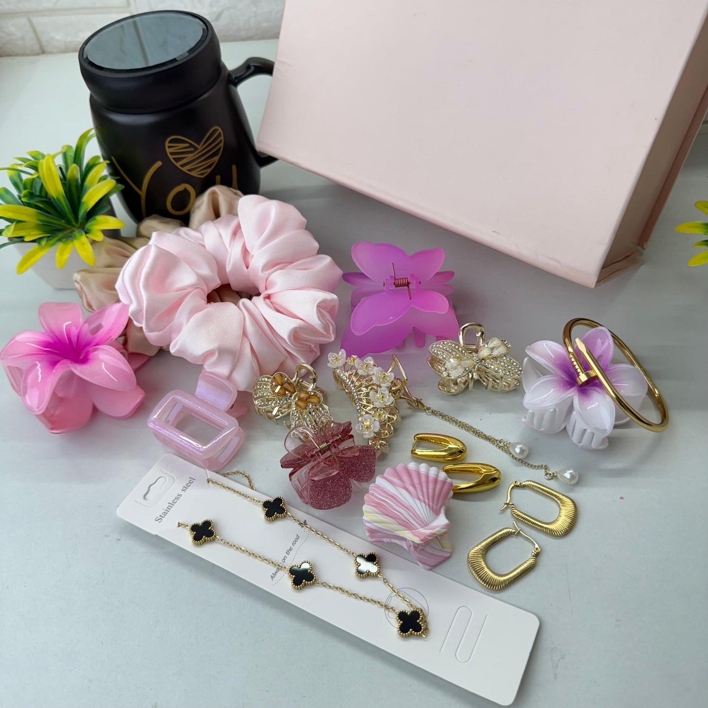 Premium Cute Hamper ( with box )