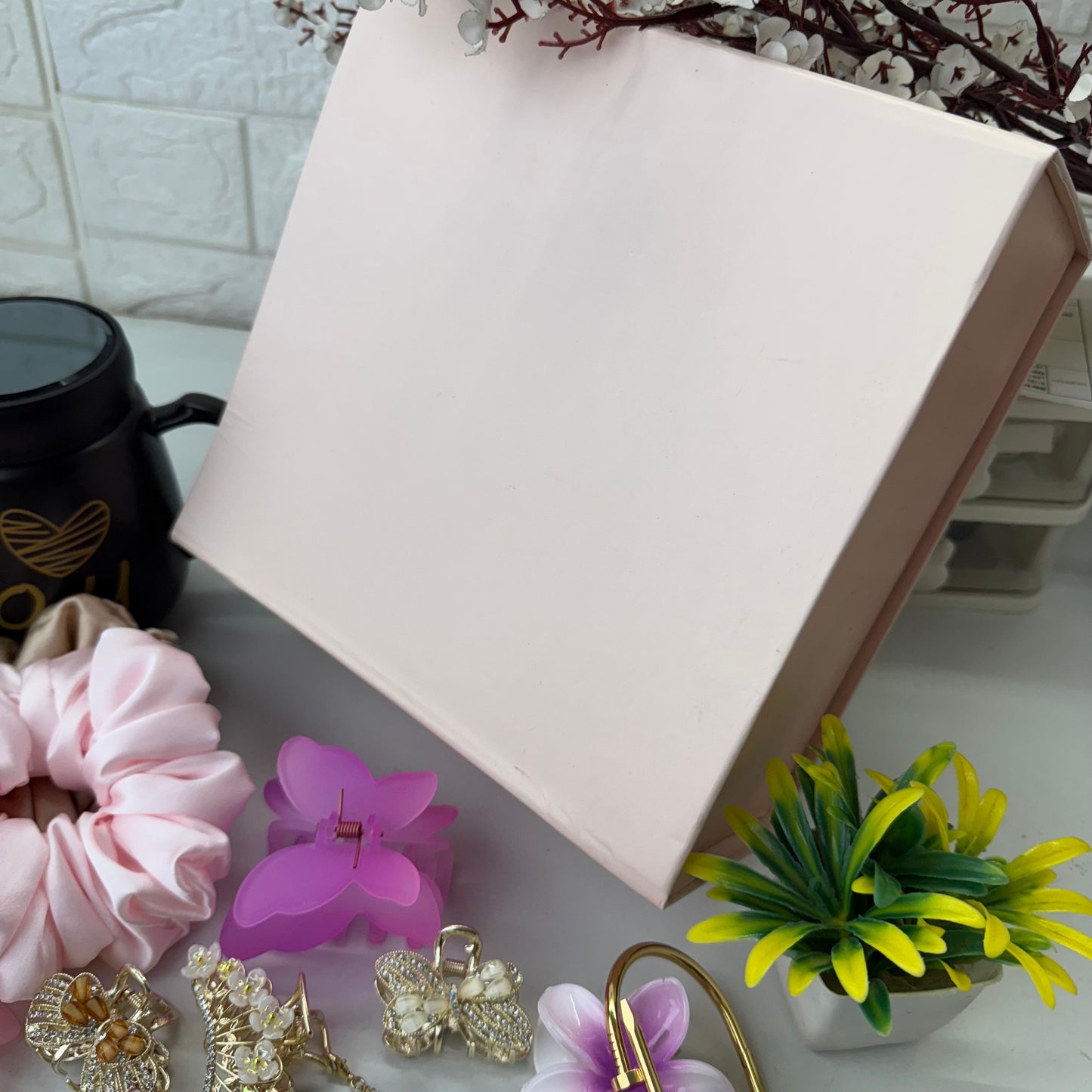 Premium Cute Hamper ( with box )