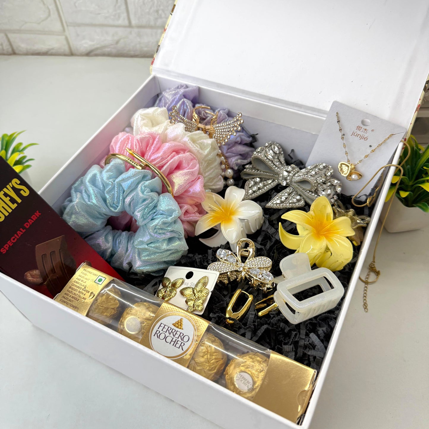 Premium Luxe Hamper ( with box )