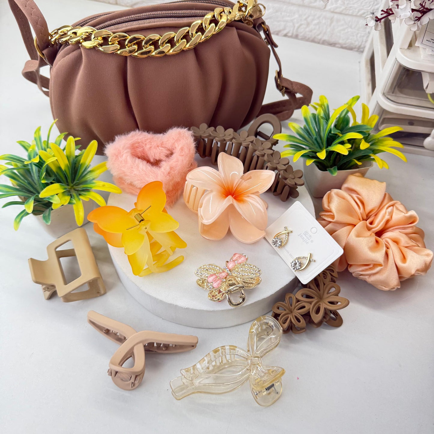 Cute Brown Hamper ( with HandBag )