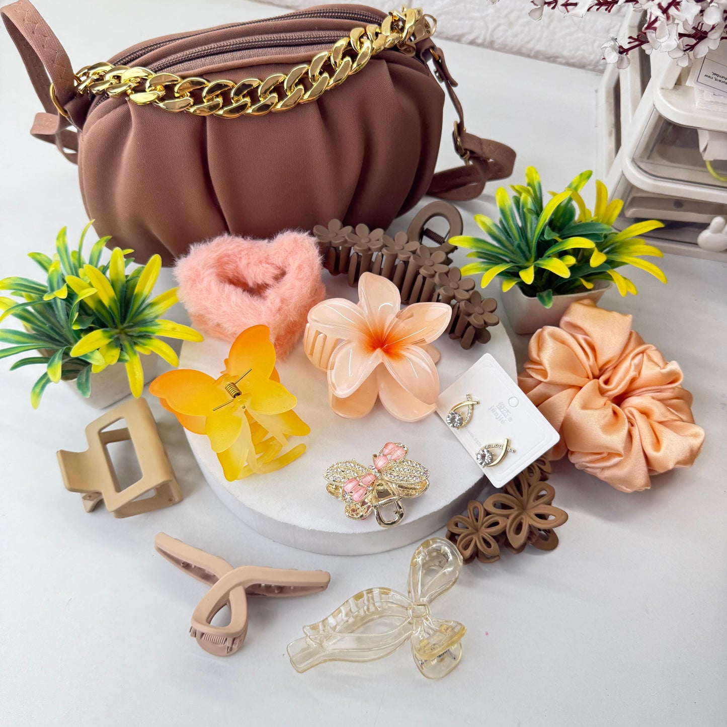 Cute Brown Hamper ( with HandBag )
