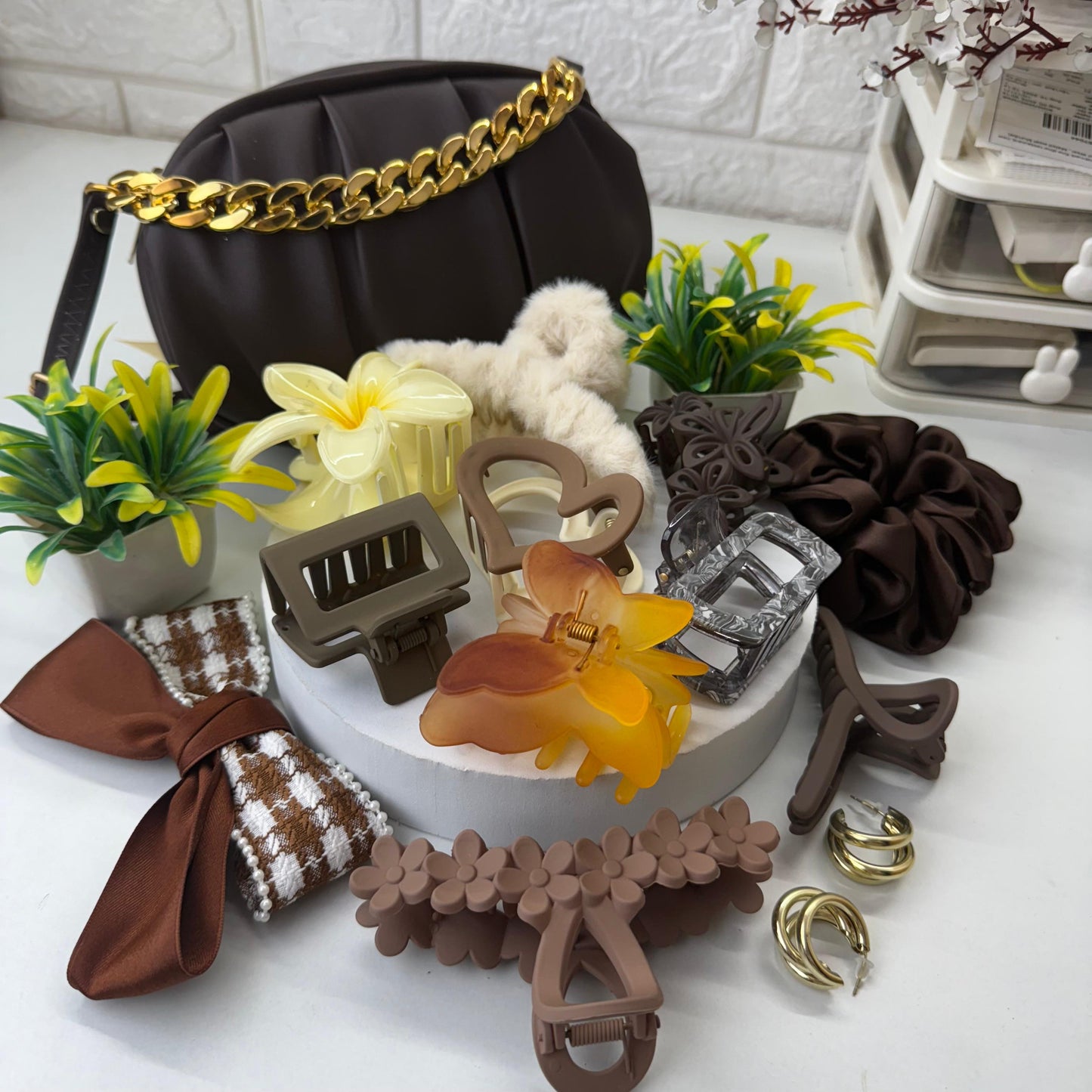 Cute Brown Hamper ( with HandBag )