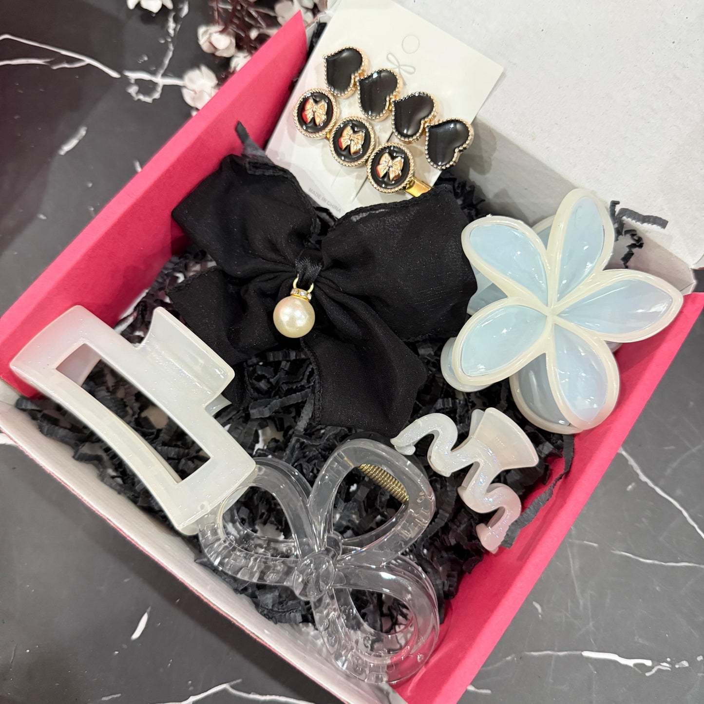 Cute BW Hamper