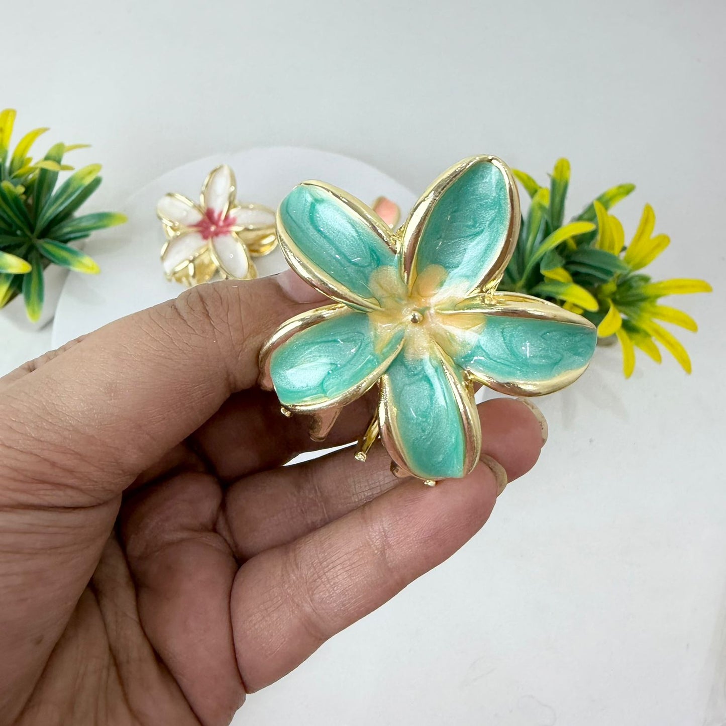 Flower - Premium Metal Hairclaw