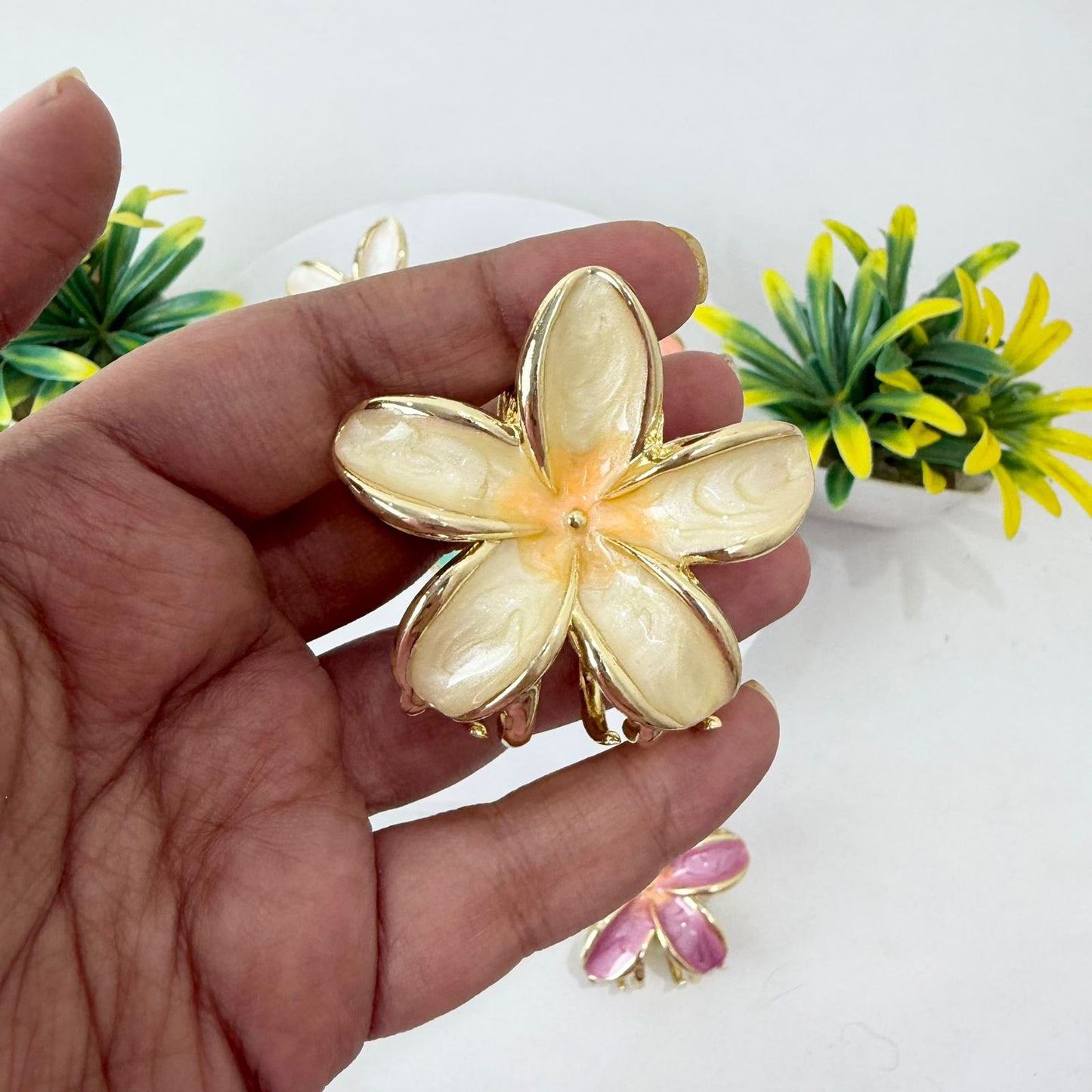 Flower - Premium Metal Hairclaw