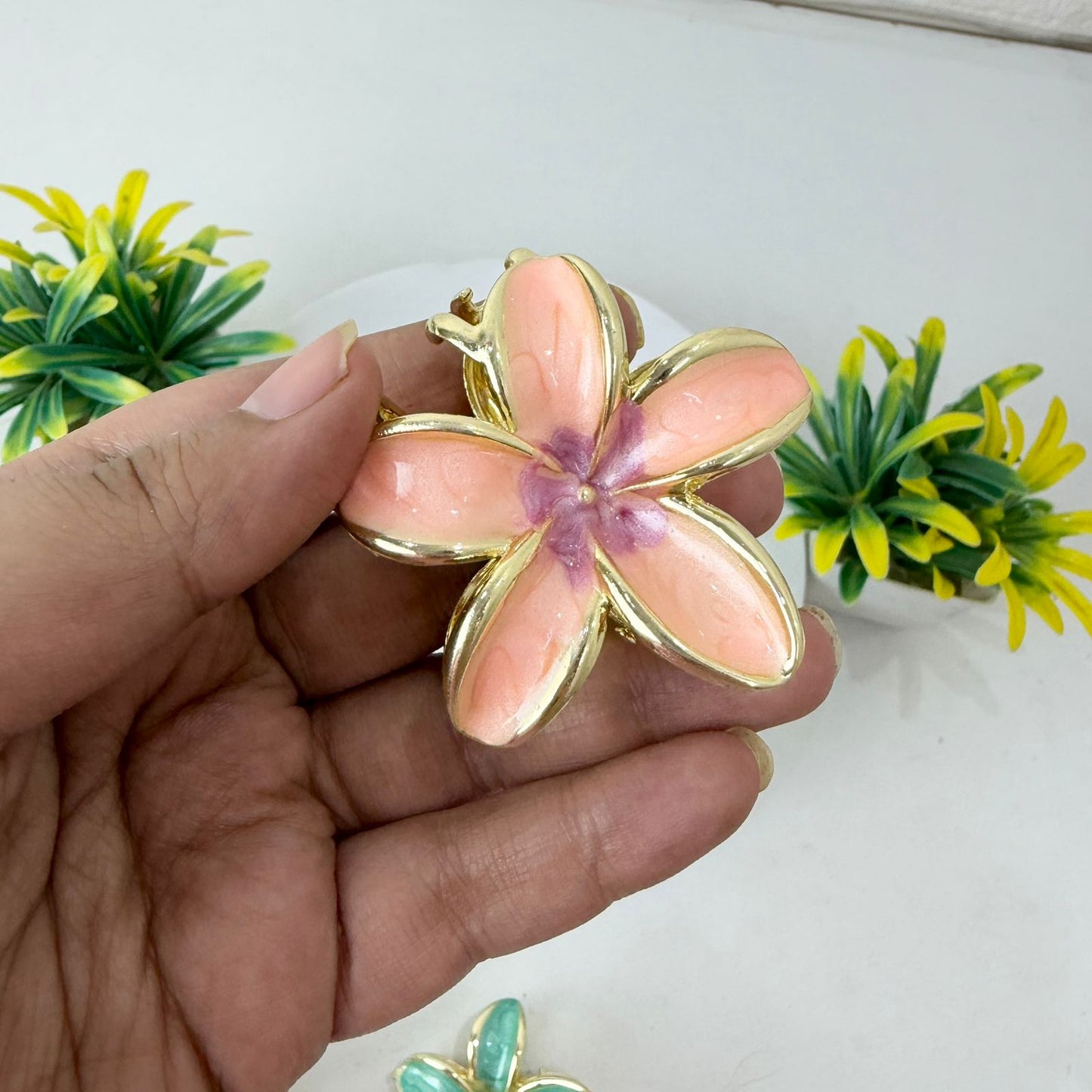 Flower - Premium Metal Hairclaw